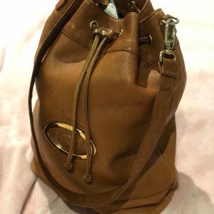 Leather shoulder bag